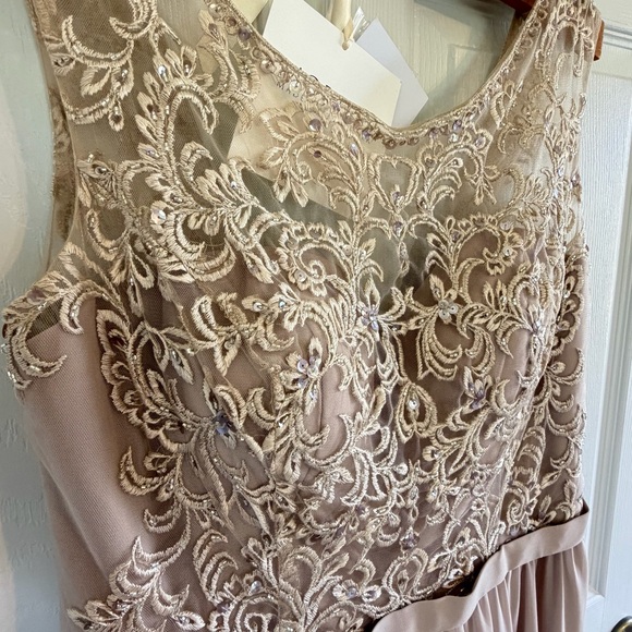 Morilee 21522 Latte bridesmaid Dress lace chiffon size 16 Mother of bride NWT - Picture 5 of 15